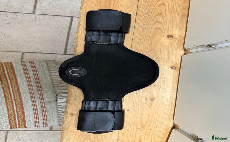 Sadeltillbehör hästutrustning till salu: ELT dressyrgjord 60cm i Boden - Annons 1