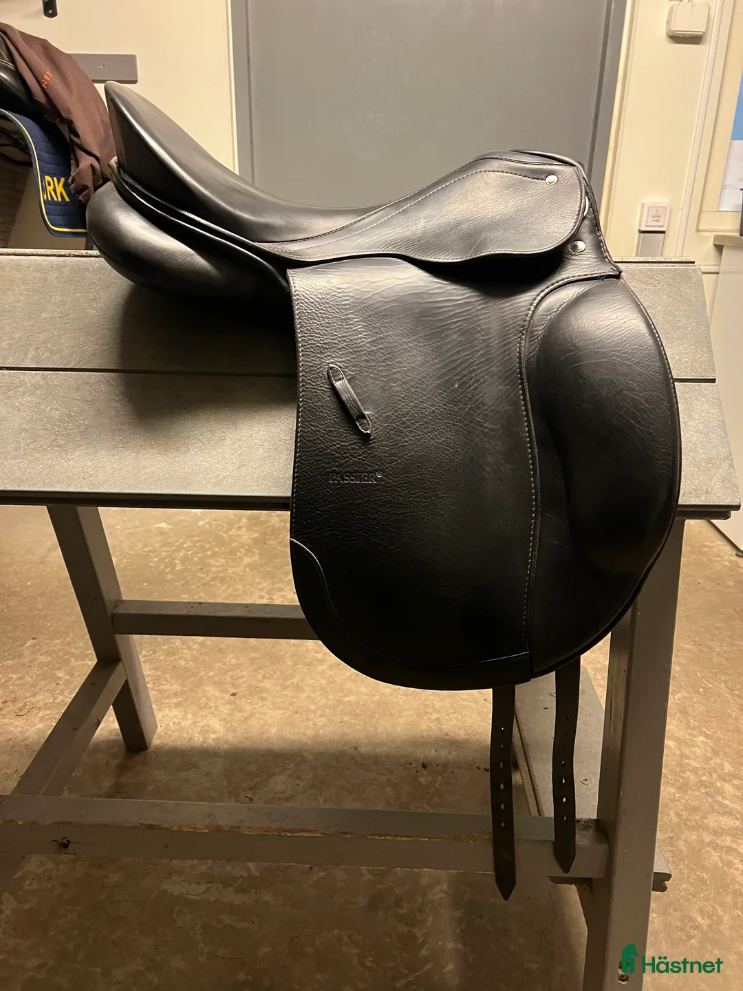 Sadlar hästutrustning till salu: Dressyrsadel - Annons 1
