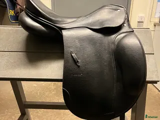 Sadlar hästutrustning till salu: Dressyrsadel - Annons 3