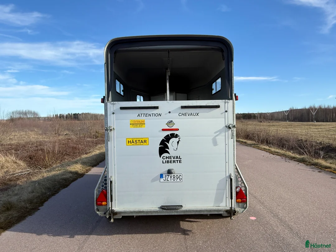 Hästtransporter  fordon & transport till salu: Cheval Touring Country -21 - Fronturlastning - Annons 5