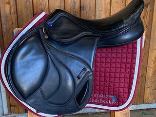 Sadlar hästutrustning till salu: Affectum hoppsadel i Sösdala - Annons 2