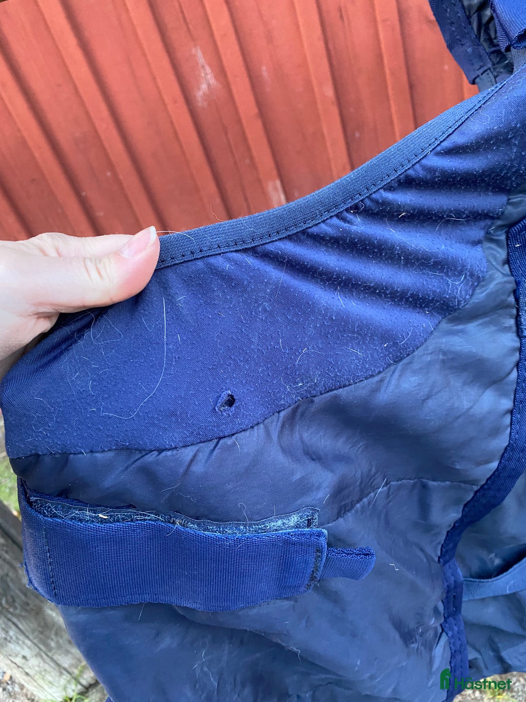 Täcken hästutrustning till salu: Stalltäcke Trinity stl 135 i Järfälla - Annons 3