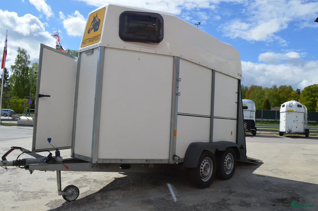 Hästtransporter  fordon & transport till salu: Värmlandsvagnen Gaupen 2020 Totalvikt 1800kg - Annons 2