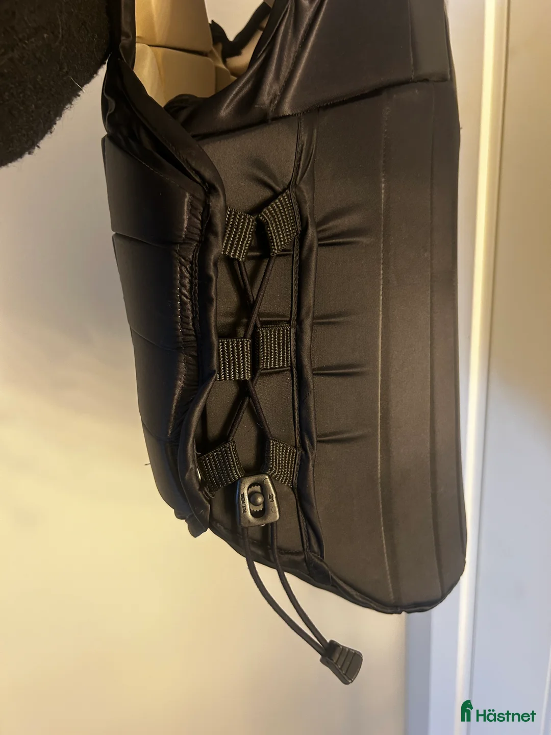 Säkerhetsvästar ryttarutrustning till salu: Sparsamt använd racesafe väst i Jönköping - Annons 3