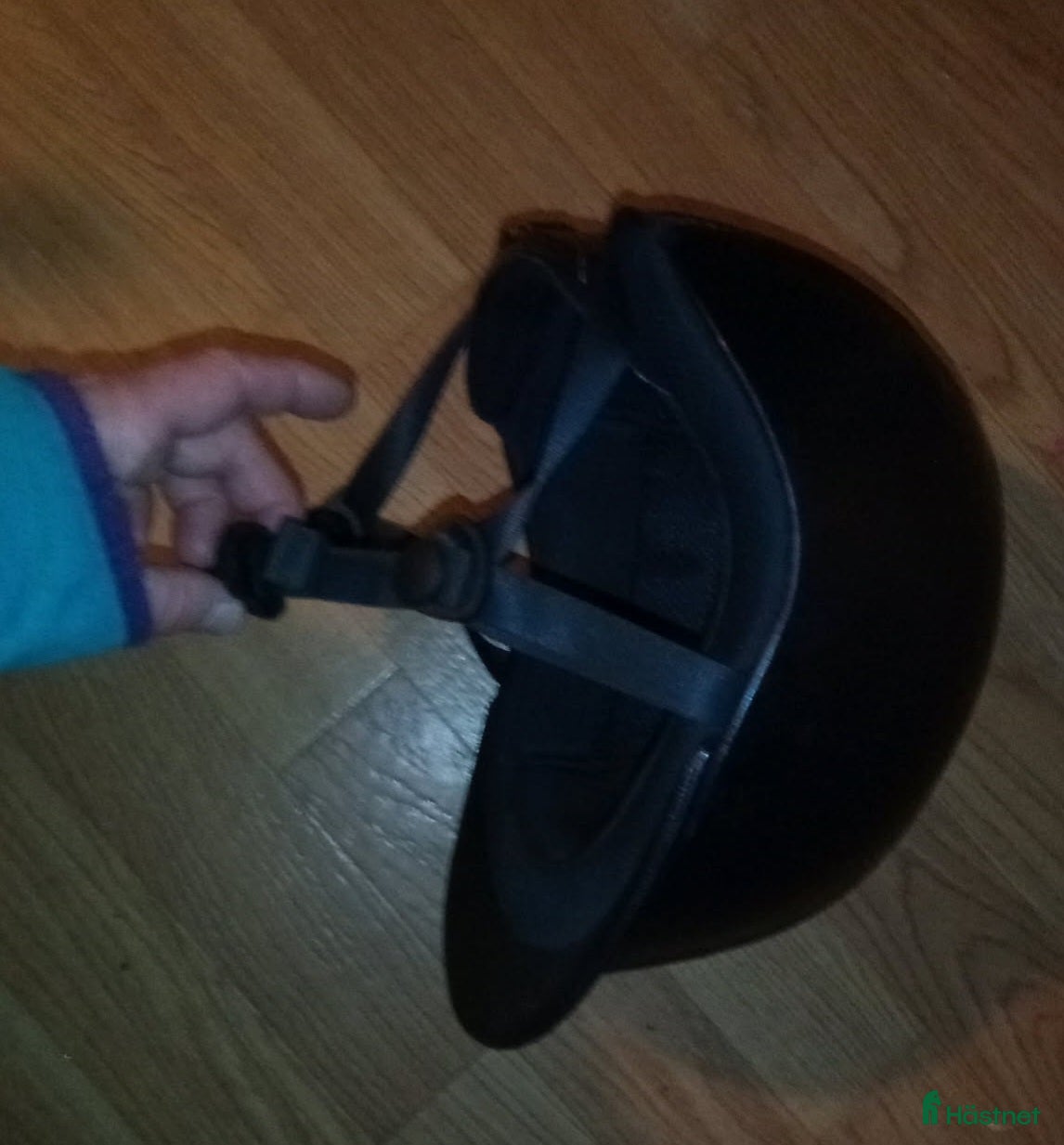 Hjälmar ryttarutrustning till salu: Svart idhjälm med glitter - Annons 10