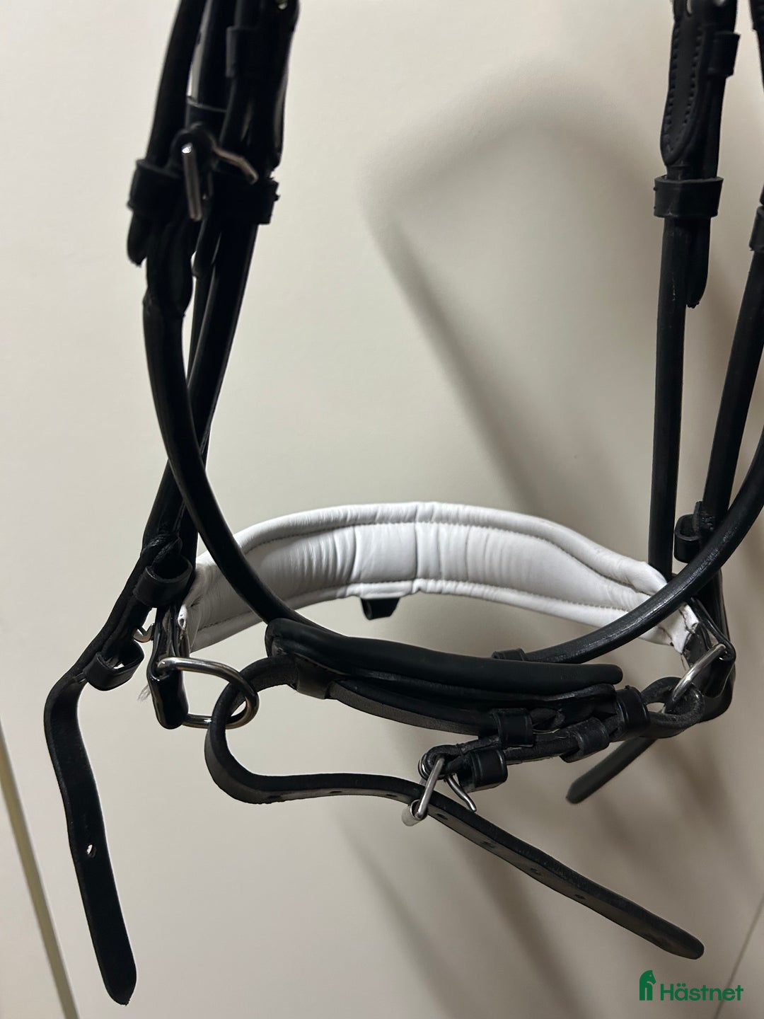 Träns hästutrustning till salu: tävlingsträns dressyr i Stockholm - Annons 4