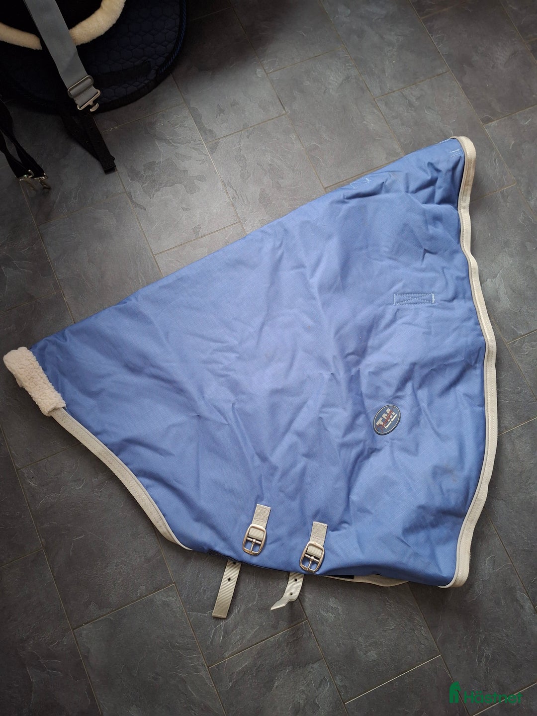 Täcken hästutrustning till salu: Halstäcke i Orsa - Annons 1