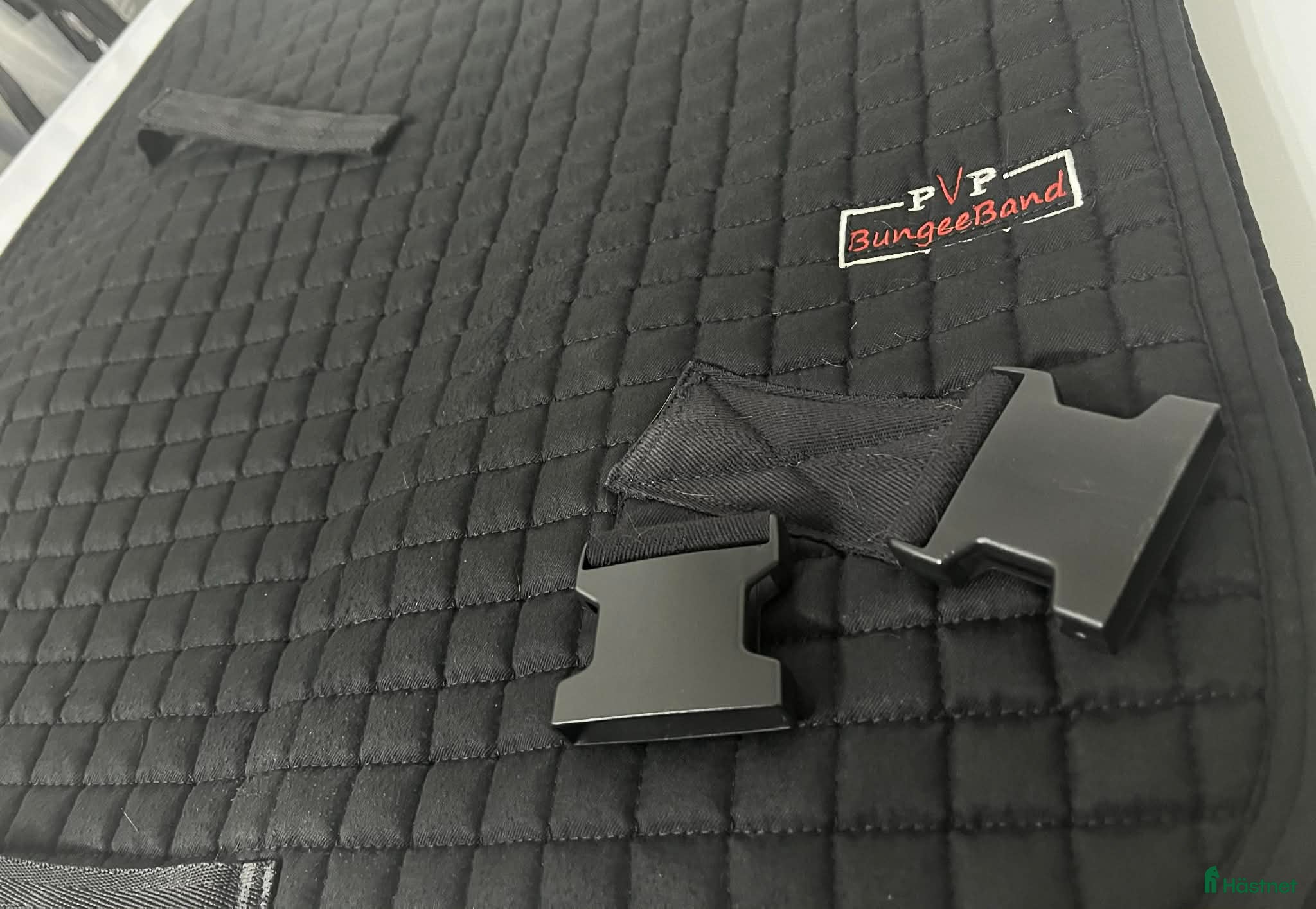 Schabrak & Vojlockar hästutrustning till salu: BungeeBand schabrak Pad strl full i Tumba - Annons 9