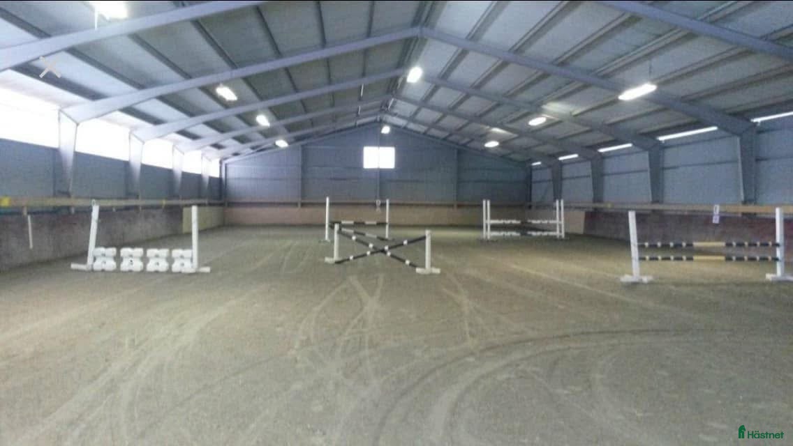  stallplats Boxplats finns även boende i eget hus på gården - Annons 1