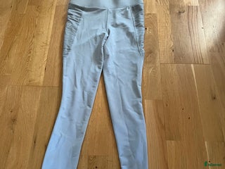 Ridbyxor ryttarutrustning till salu: Ett par fina ridbyxor! i Jät - Annons 2