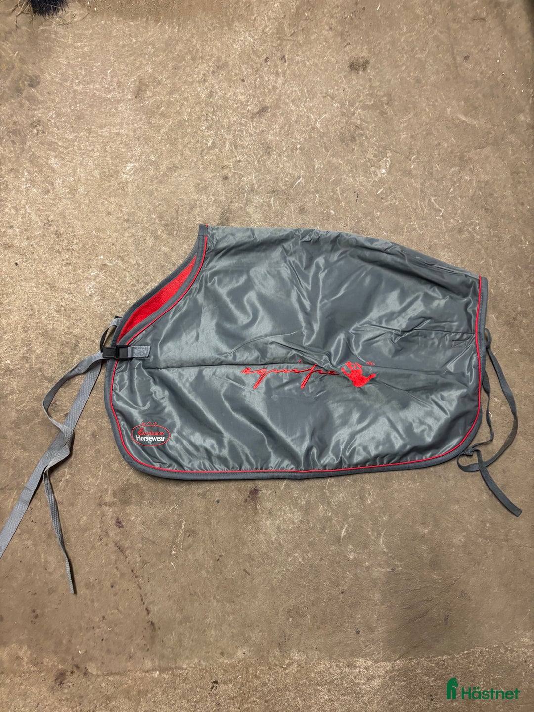Täcken hästutrustning till salu: Ländtäcke Equipe  i Vinninga - Annons 1