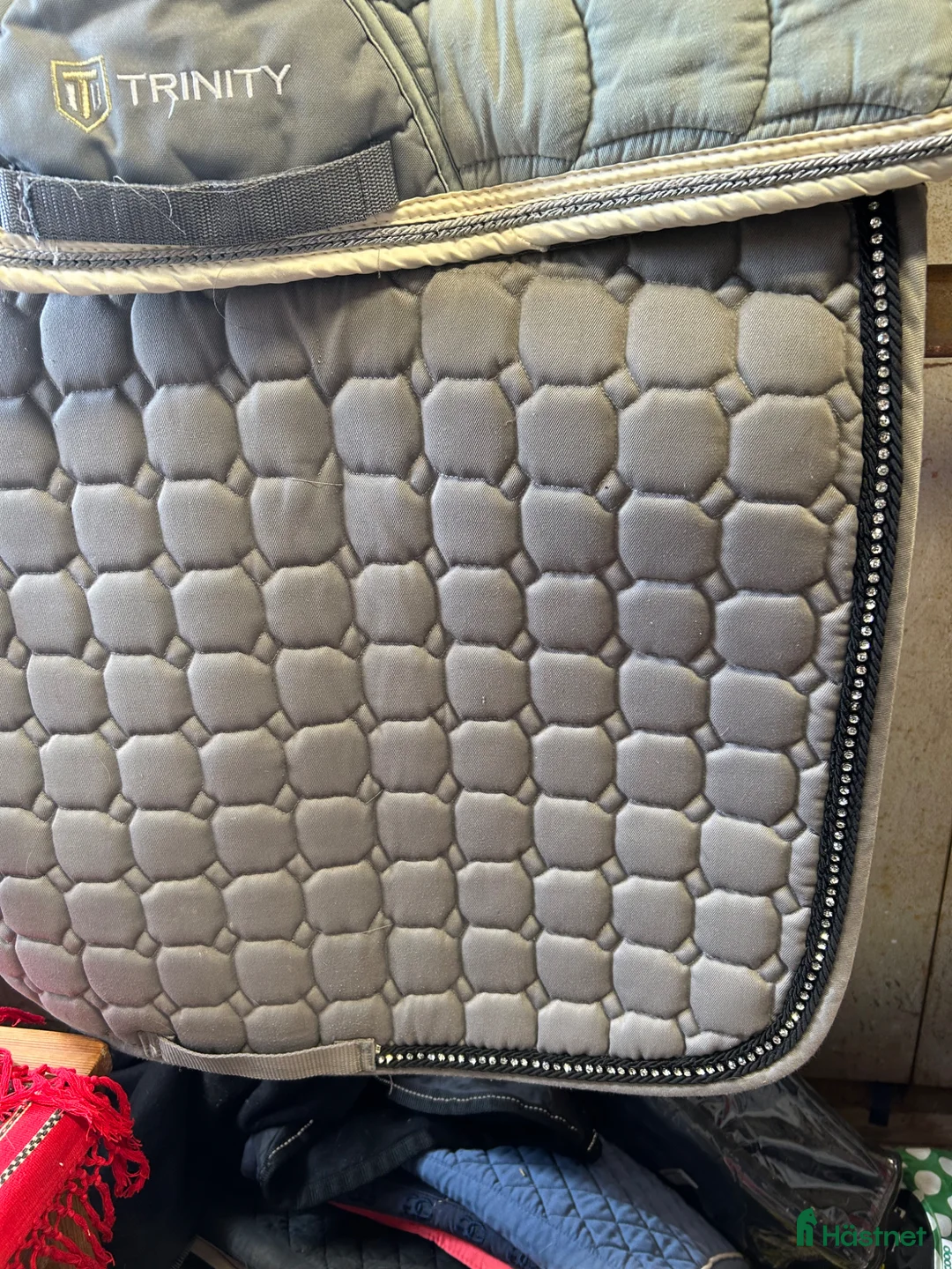 Schabrak & Vojlockar hästutrustning till salu: 3 Full dressyrschabrak  - Annons 2