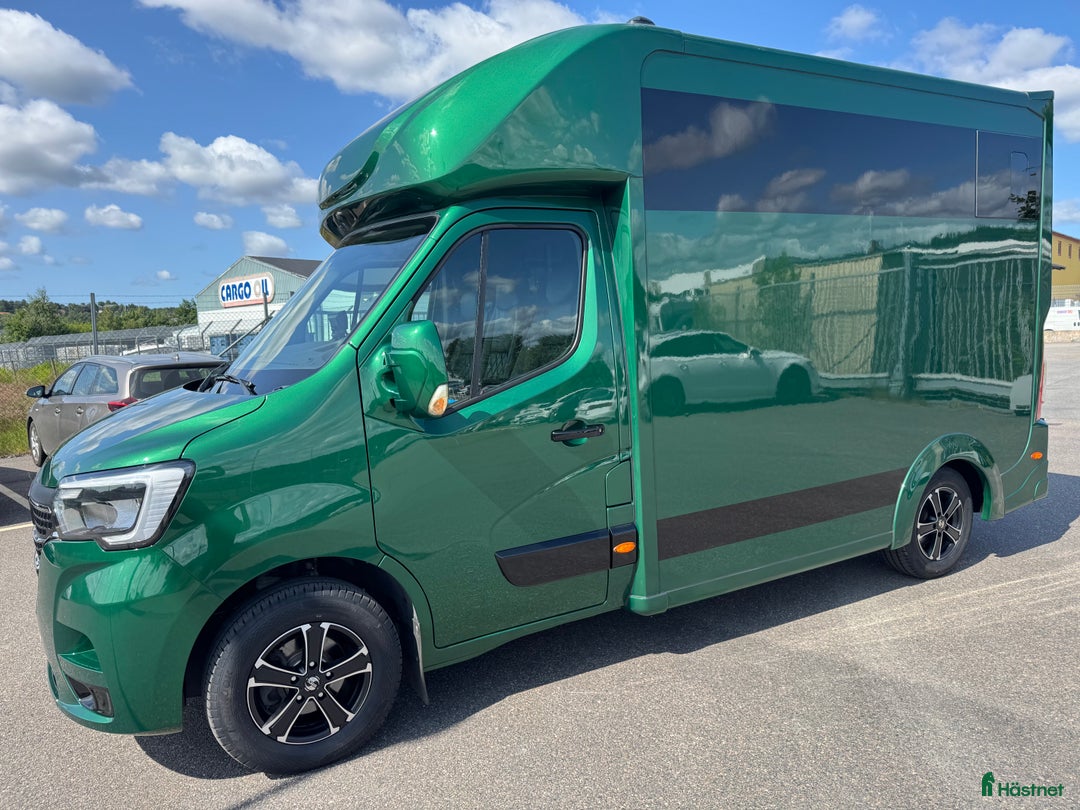 Hästlastbilar  fordon & transport till salu: Nybyggd Hästbuss Renault Master i Partille - Bild 6