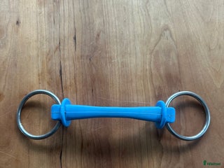 Bett hästutrustning till salu: Silikonbett från italienska Poponcini i Lidingö - Annons 1