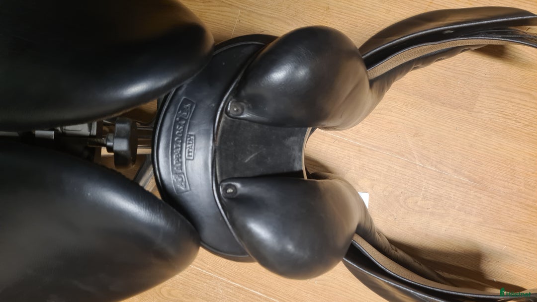 Sadlar hästutrustning till salu: Prestige Hippos Dressage  i Hamneda - Annons 6