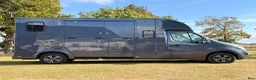 Hästlastbilar  fordon & transport till salu: Horsepartner Renault master Nuyts - Annons 2
