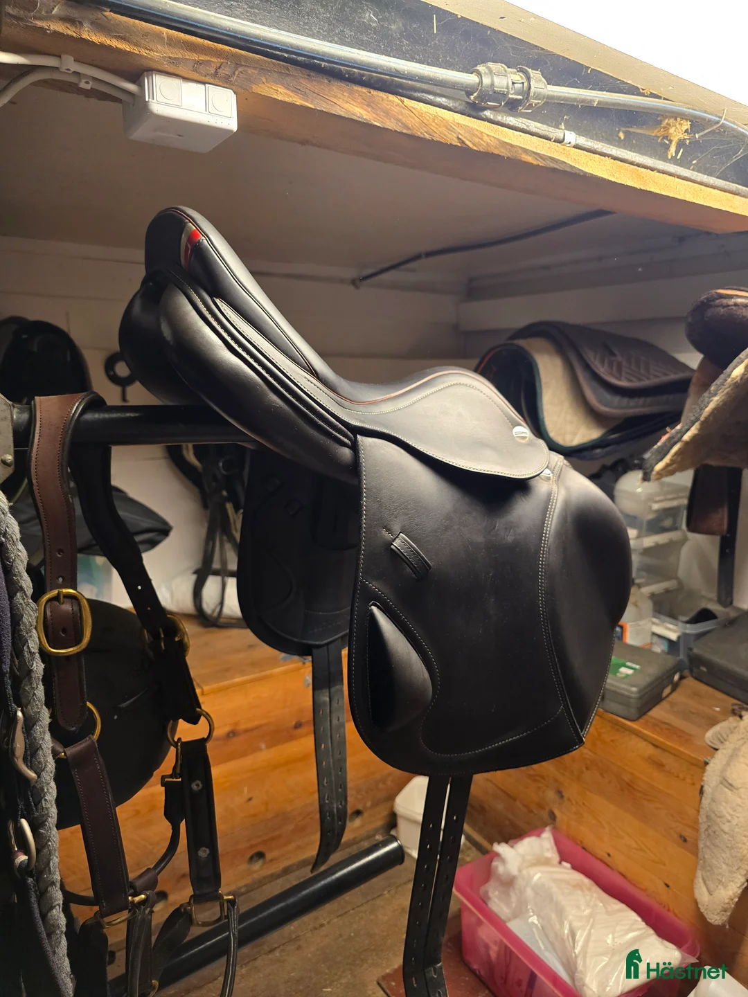 Sadlar hästutrustning till salu: Nästan ny Erreplus EM i Örsundsbro - Annons 3