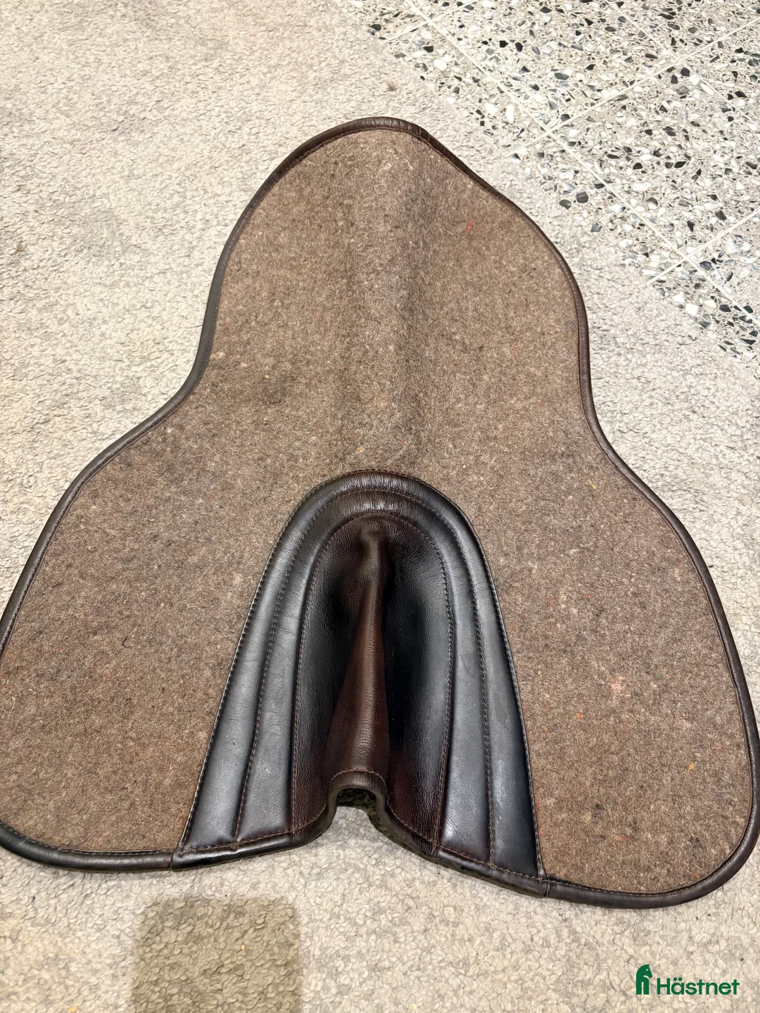 Sadeltillbehör hästutrustning till salu: Sadelpadd i Enskede - Annons 1