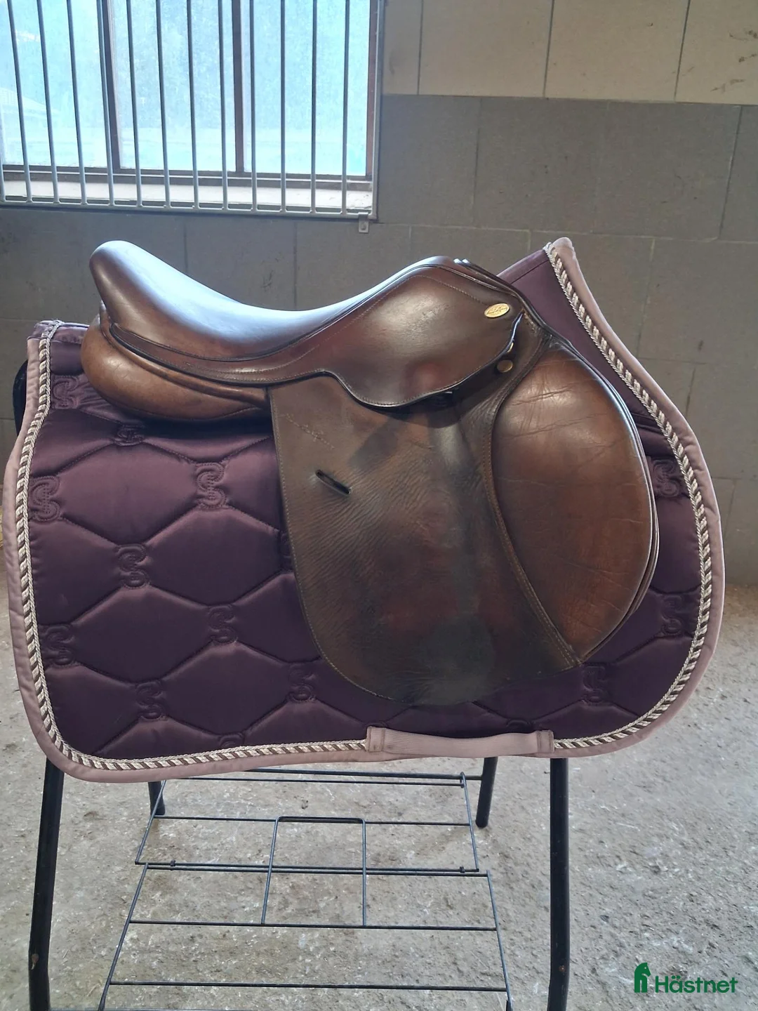 Sadlar hästutrustning till salu: Santa Cruz Celine 16" - Annons 1