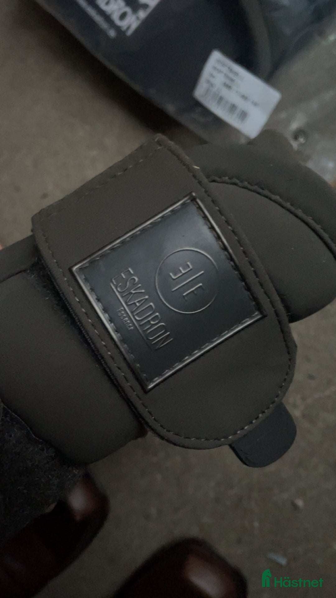 Benskydd hästutrustning till salu: Fina eskadron damasker i Norrtälje - Annons 2