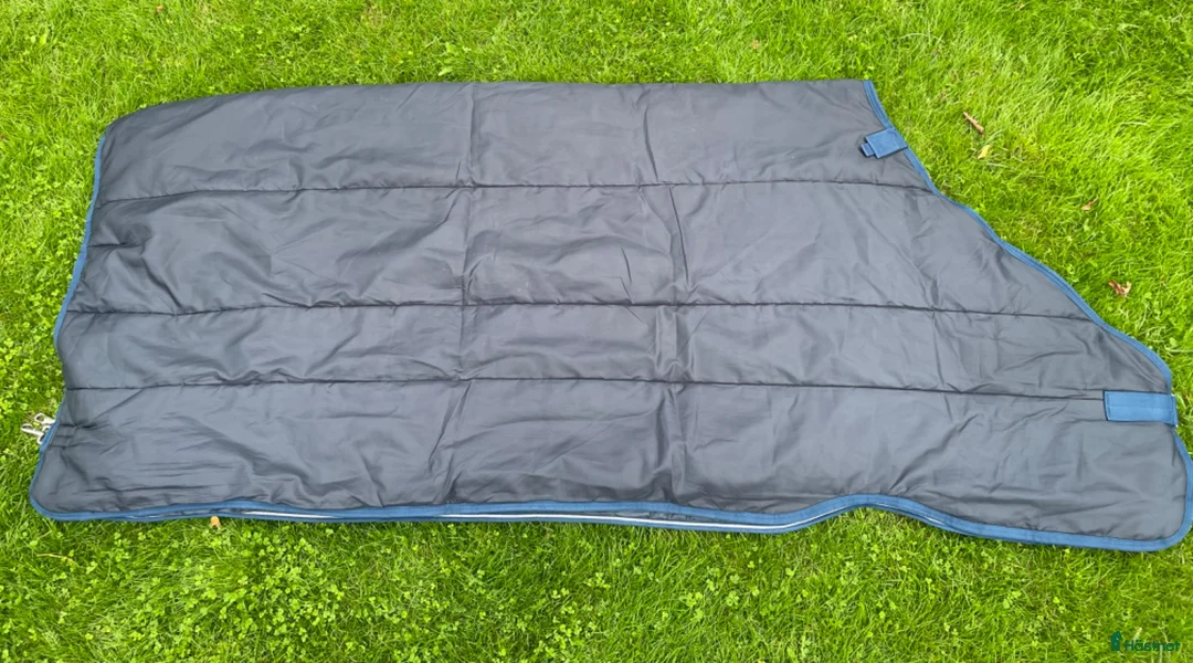 Täcken hästutrustning till salu: Horseware liner 300g - Annons 1