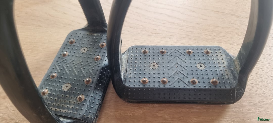 Sadeltillbehör hästutrustning till salu: RidUp Look säkerhetsstigbygel i Staffanstorp - Annons 4