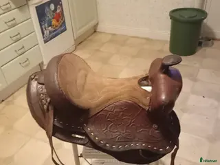 Sadlar hästutrustning till salu: Barn westensadel i Bjuråker - Annons 2