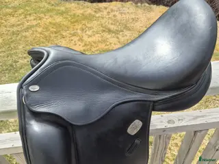 Sadlar hästutrustning Hilbar royal revolution 17,5 - Annons 1