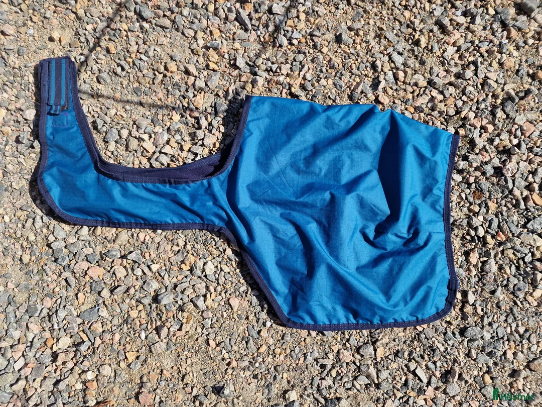 Täcken hästutrustning till salu: Täcken 115cm i Skepplanda - Annons 2