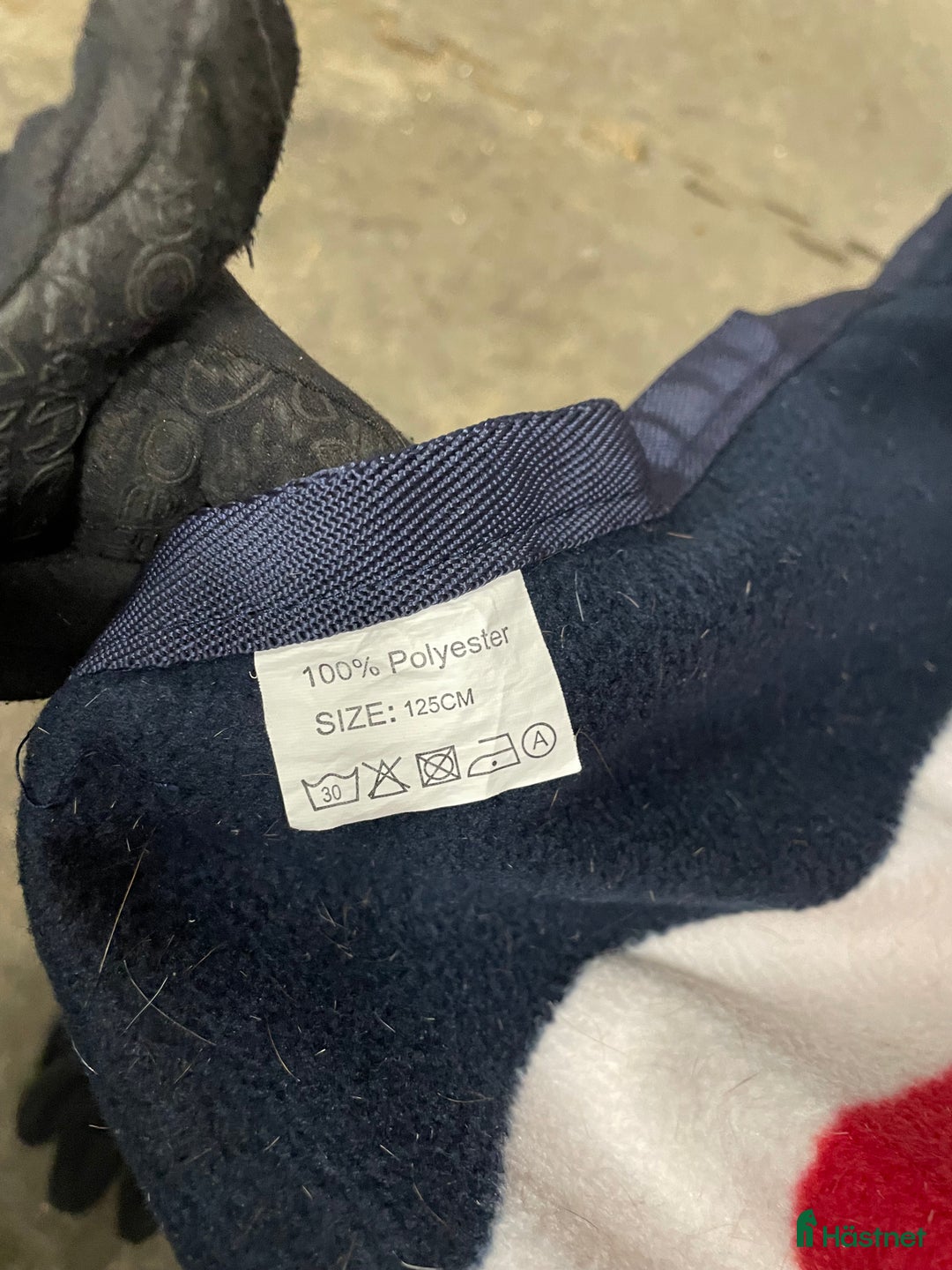 Täcken hästutrustning till salu: Säljer fleecetäcke 125cm - Annons 2