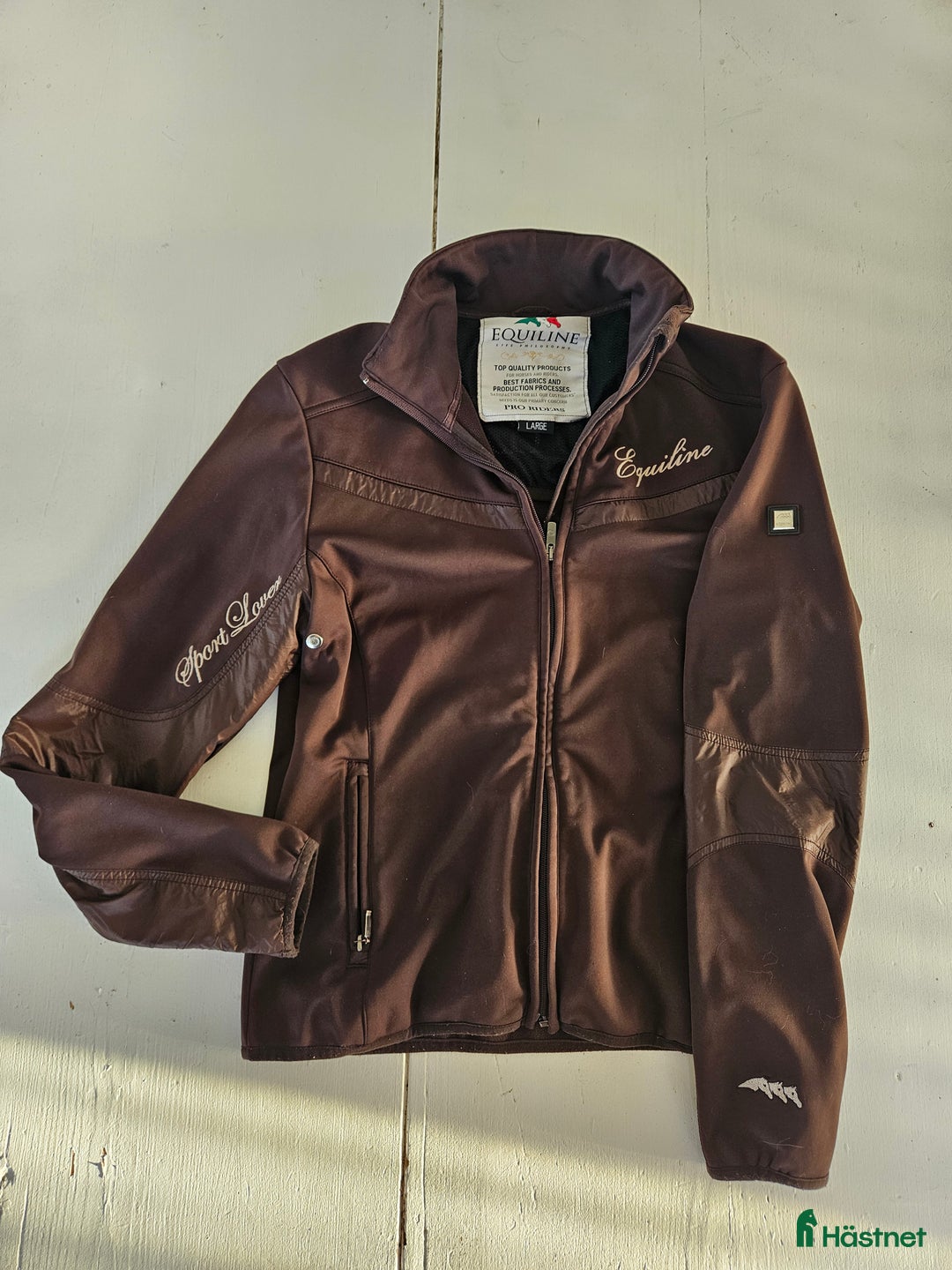 Jackor & Kavajer ryttarutrustning till salu: Brun Equiline skaljacka  i Härnösand - Annons 1