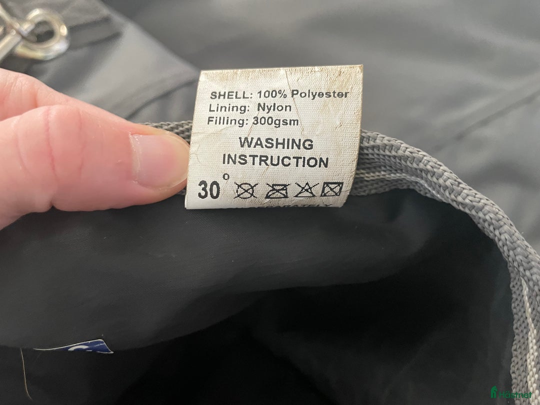 Täcken hästutrustning till salu: Vintertäcke str:125 i Sjövik - Annons 4