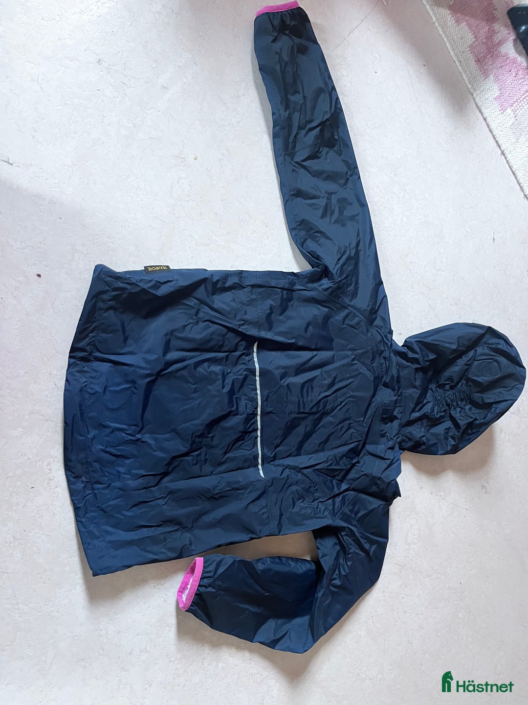 Jackor & Kavajer ryttarutrustning till salu: Vindjacka med ripstopstyg, junior i Nygård - Annons 2