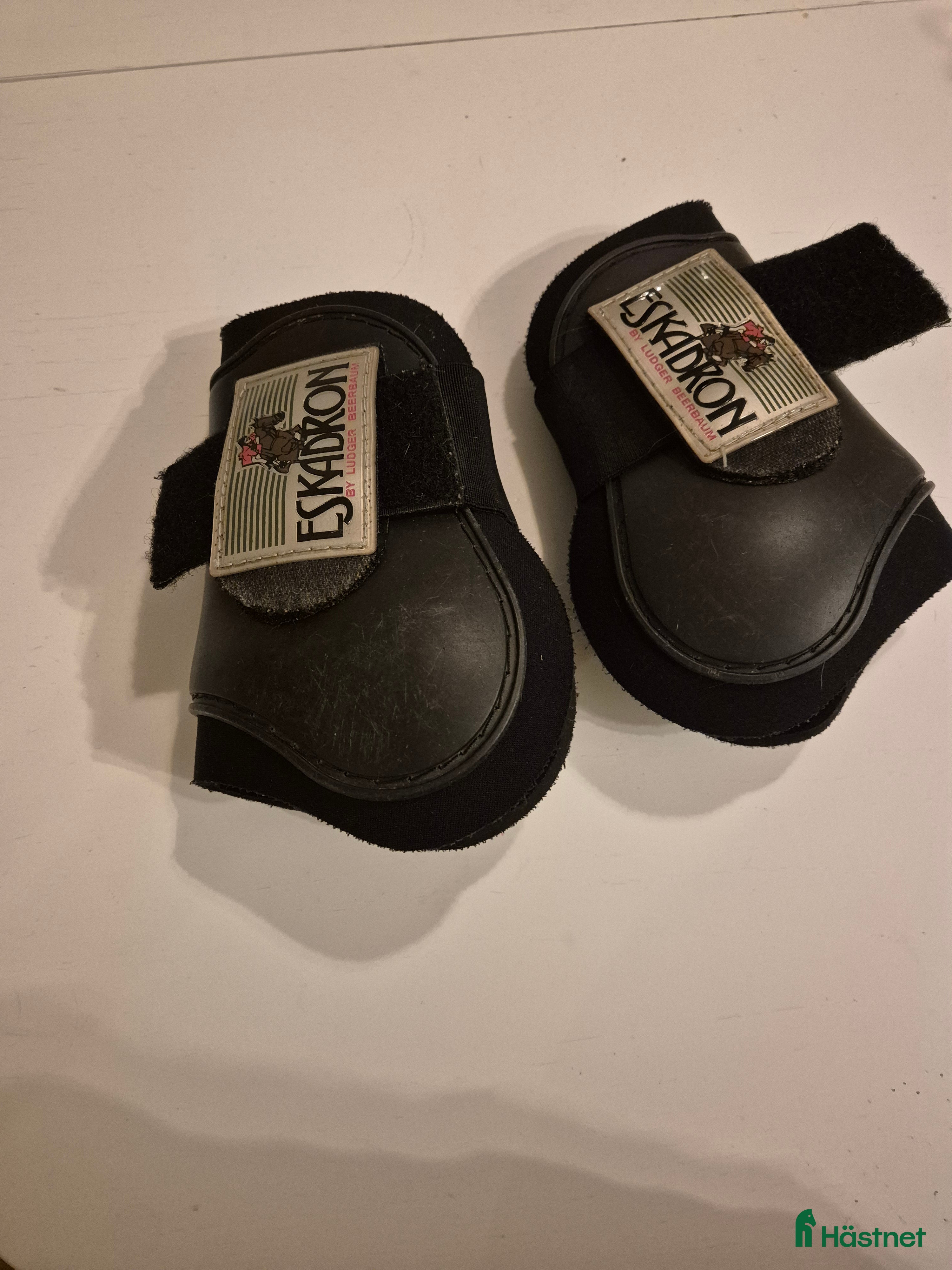 Benskydd hästutrustning till salu: Eskadron bakbenskydd  i Uppsala - Annons 7