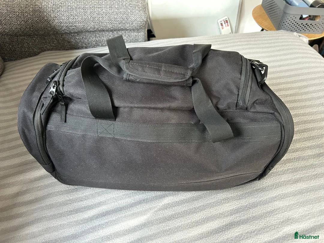 Övrig Ryttarutrustning ryttarutrustning till salu: Maya Delorez Sportbag Väska - Annons 2