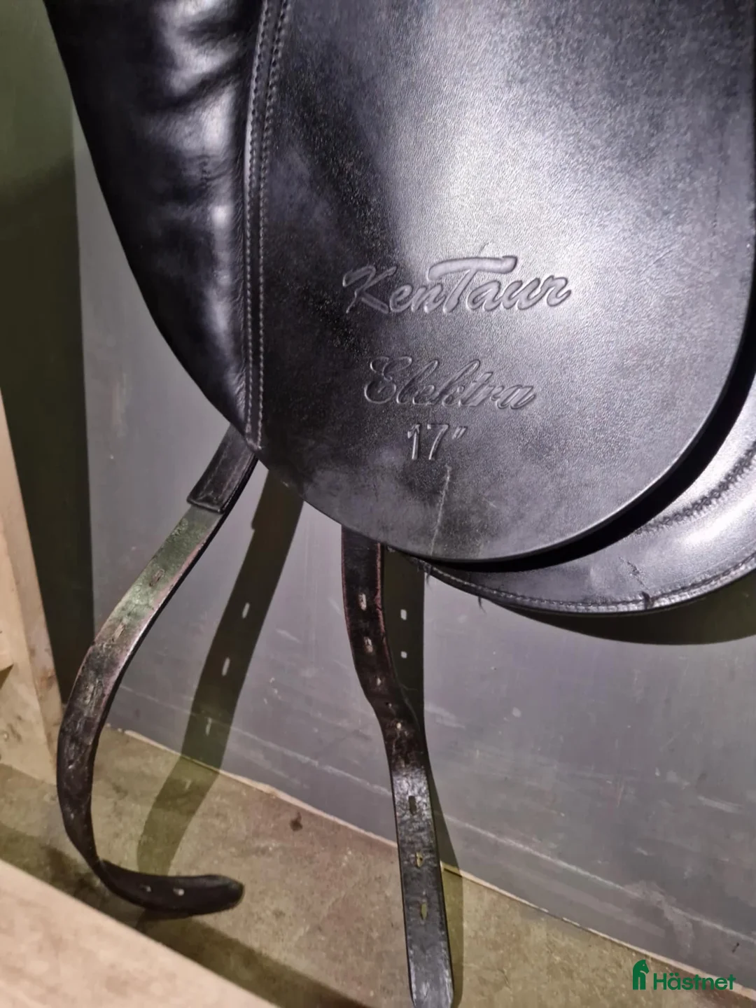 Sadlar hästutrustning till salu: Dressyrsadel Kentaur Elektra 17" vid bom i Munkedal - Annons 4