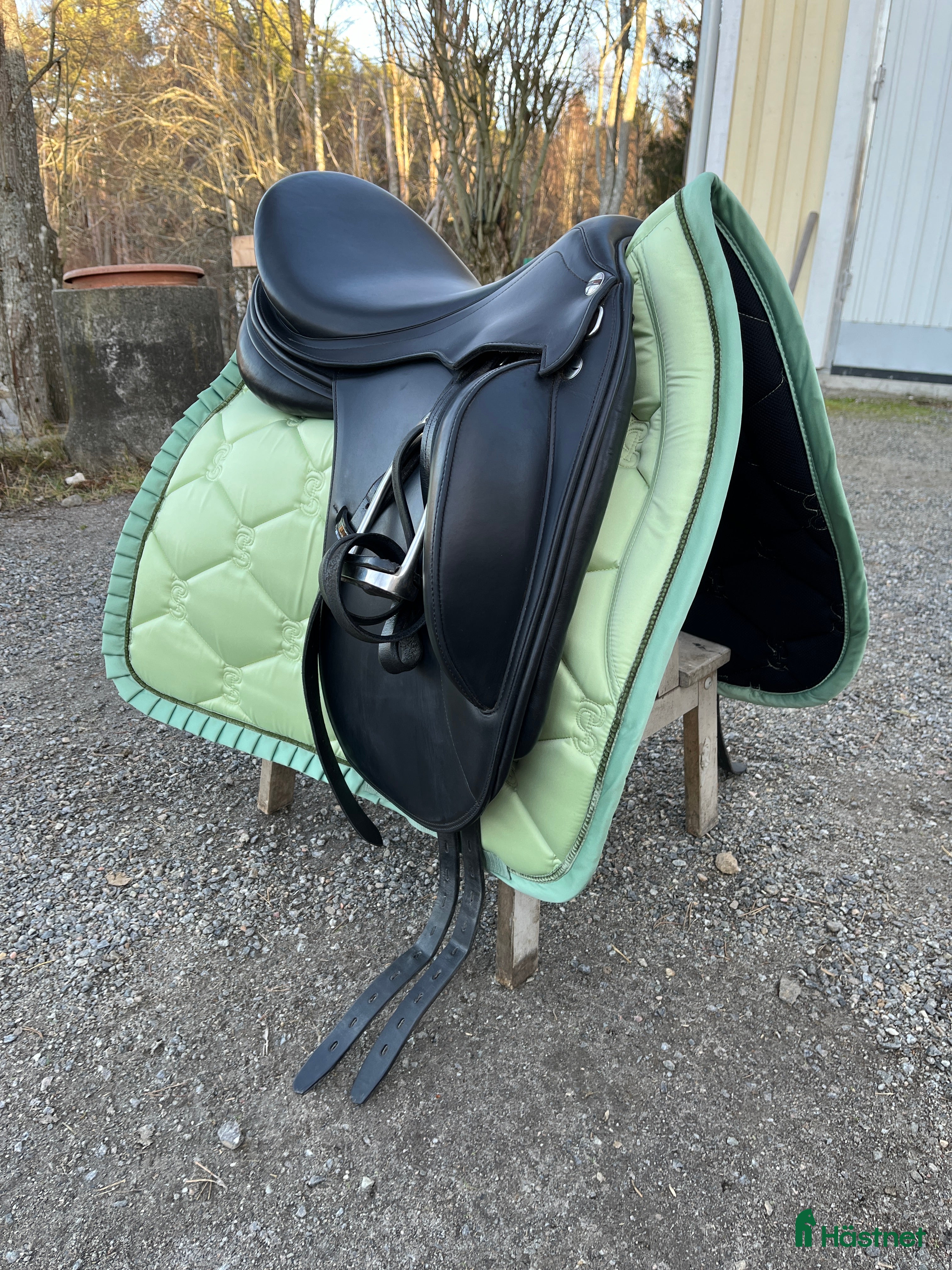 Sadlar hästutrustning till salu: Erreplus Vittoria 18” Medium/Wide (34) i Sorunda - Annons 5