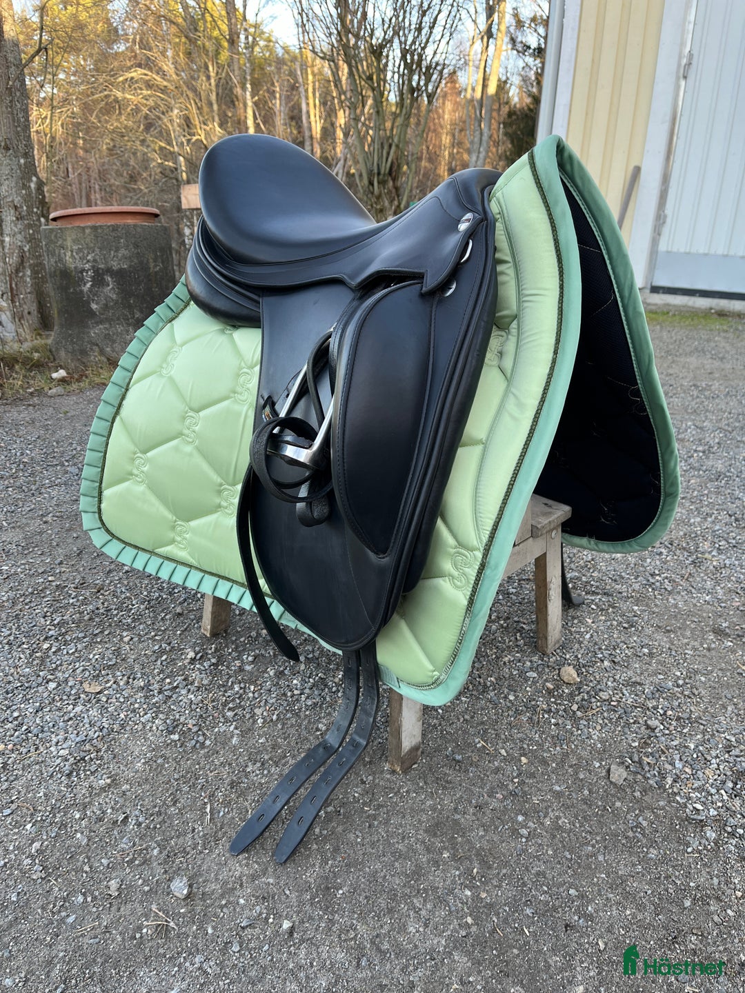 Sadlar hästutrustning till salu: Erreplus Vittoria 18” Medium/Wide (34) i Sorunda - Annons 1