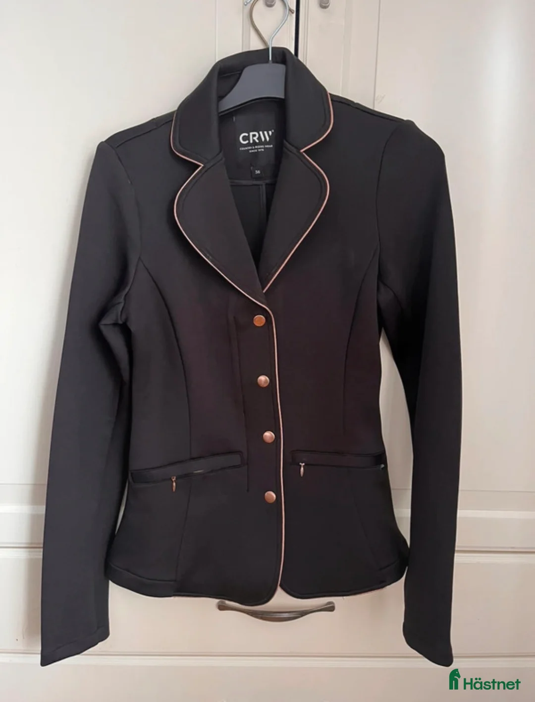 Jackor & Kavajer ryttarutrustning till salu: Ny tävlingskavaj! i Strängnäs - Annons 1