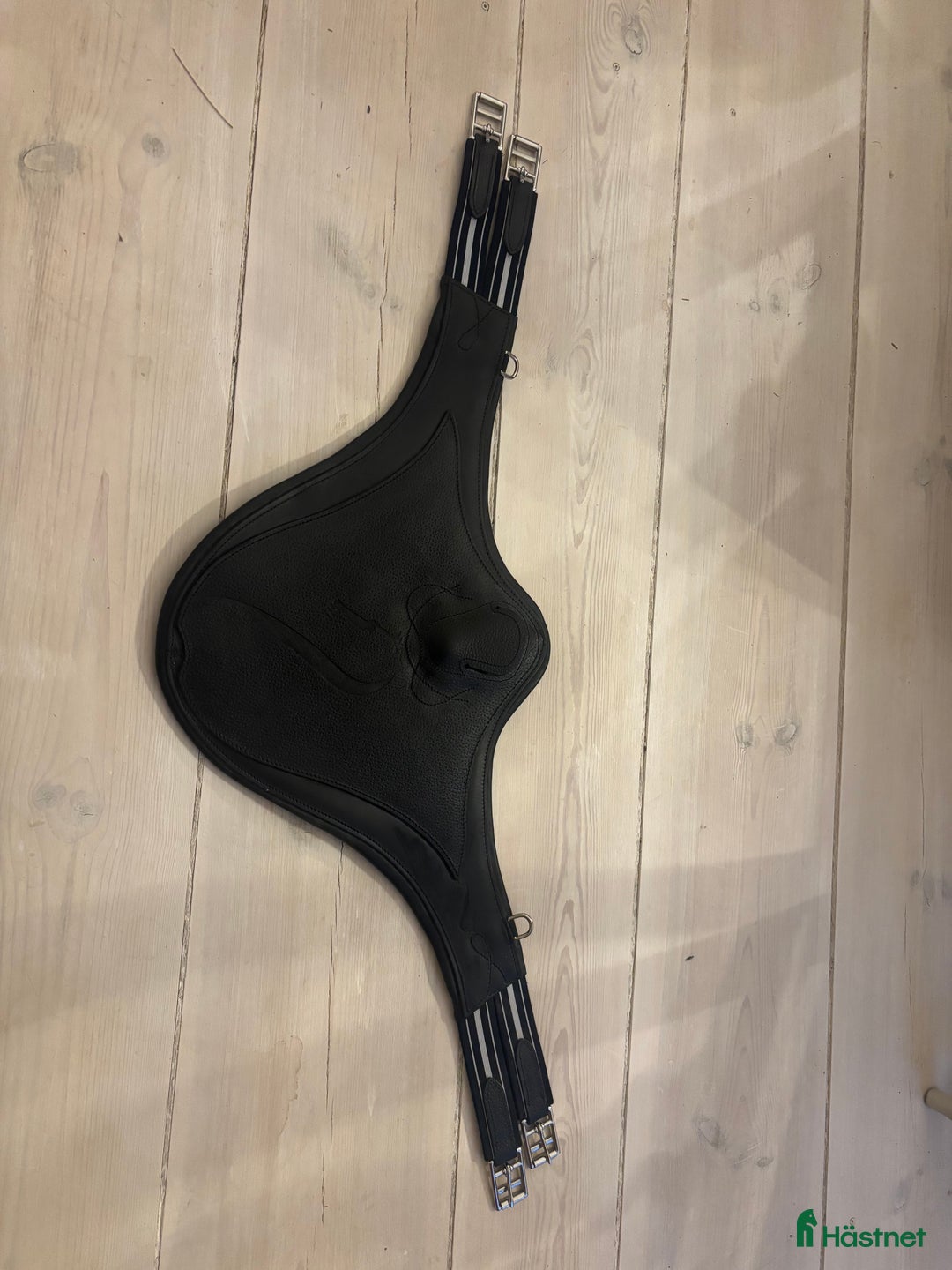 Sadeltillbehör hästutrustning till salu: Magplattegjord från Antarés  i Vreta Kloster - Annons 1