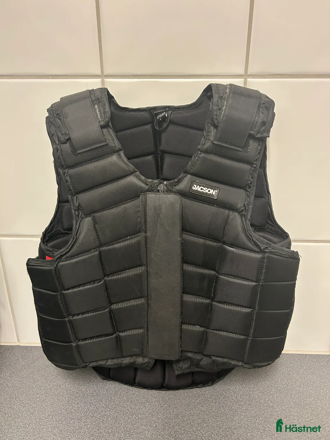 Säkerhetsvästar ryttarutrustning till salu: Säkerhetsväst säljes i Kungälv - Annons 1