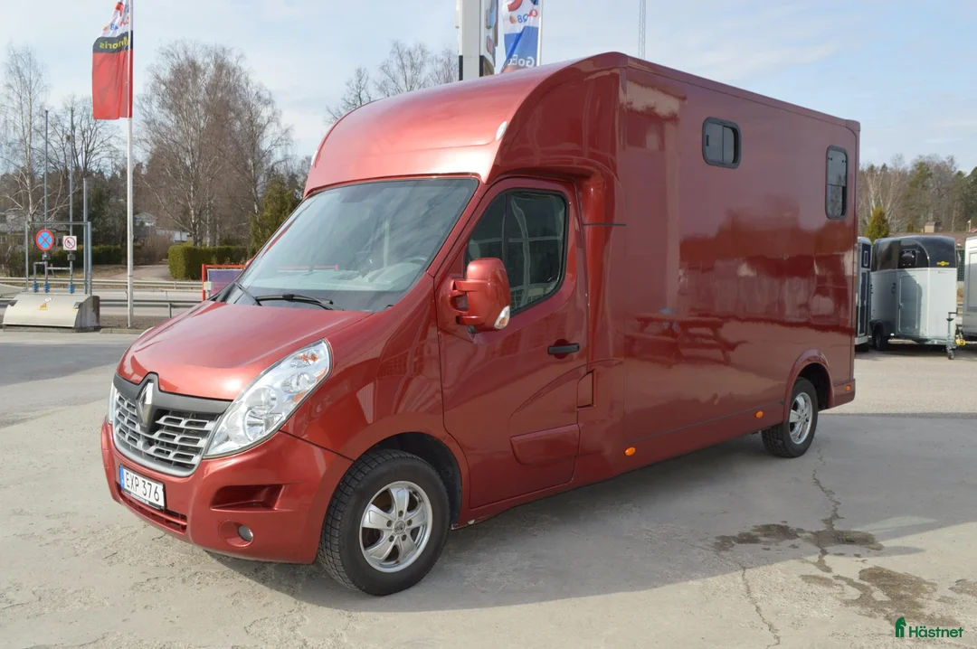 Hästlastbilar  fordon & transport till salu: Nuyts 3-sits 2016 med bodel, Automat - Annons 2