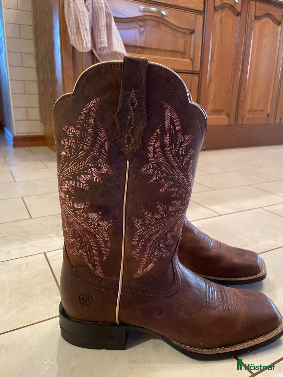 Ridstövlar ryttarutrustning till salu: Western boots från Ariat - Annons 1