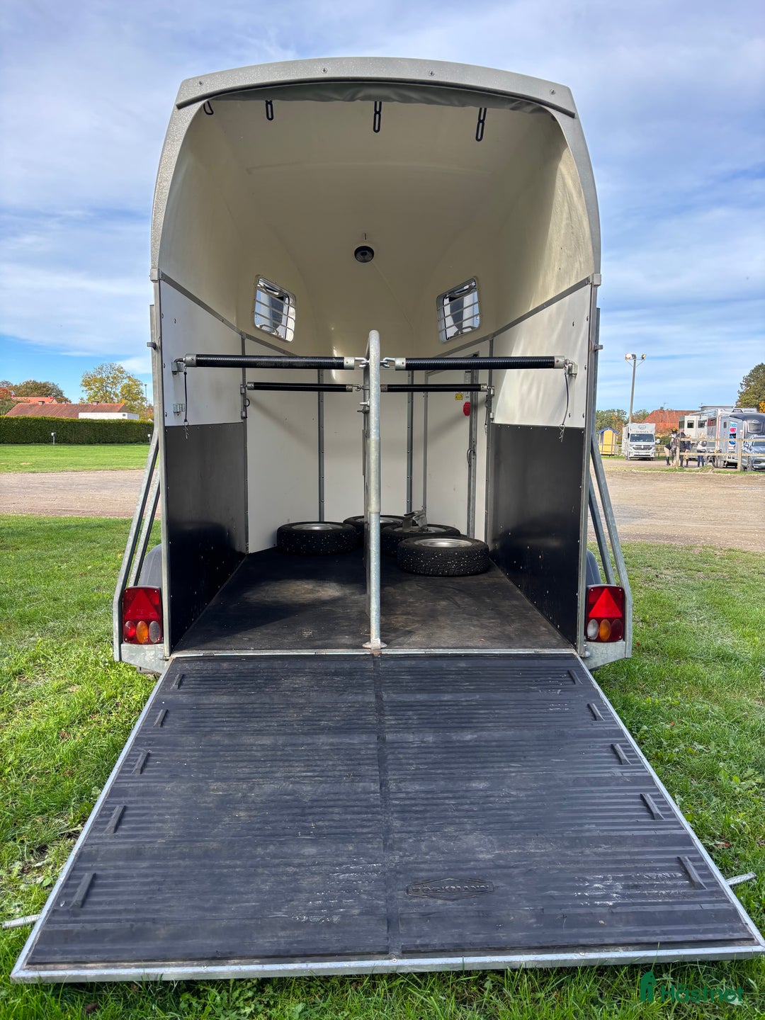 Hästtransporter  fordon & transport till salu: Alugolv  i Skurup - Annons 2