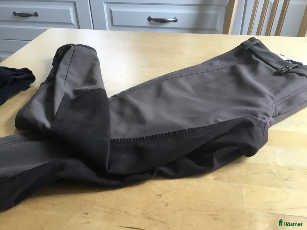 Ridbyxor ryttarutrustning till salu: Pikeur ridbyxor i Ljungskile - Annons 1