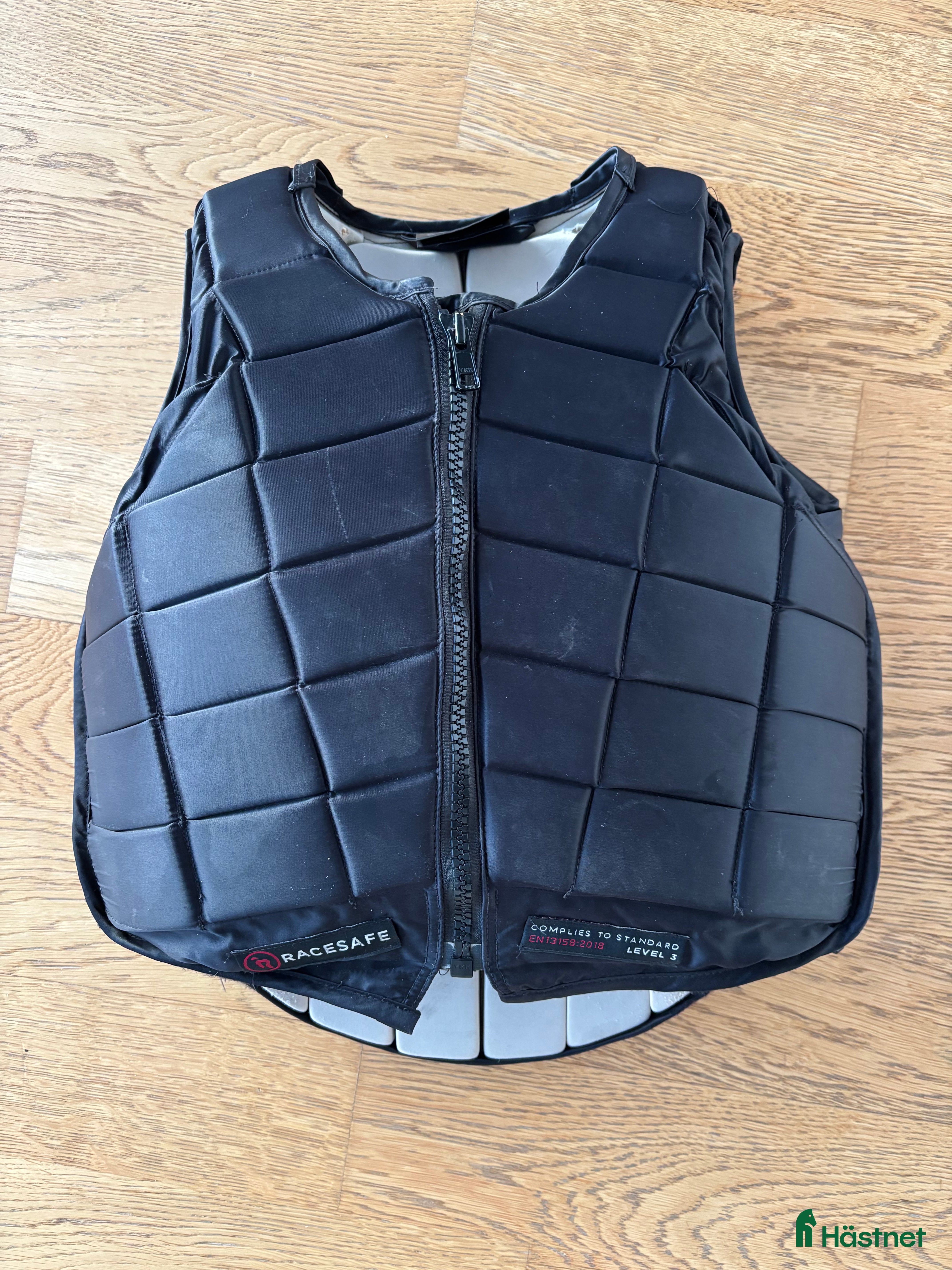 Säkerhetsvästar ryttarutrustning till salu: Racesafe säkerhetsväst stl child large  i Onsala - Annons 2