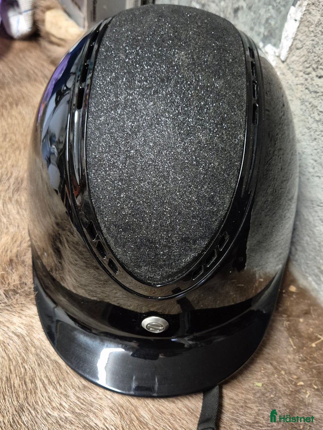 Hjälmar ryttarutrustning till salu: Svart glossy glitter L (58-60) i Ullånger - Annons 1