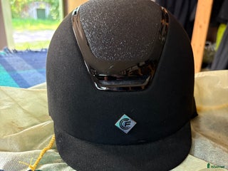 Hjälmar ryttarutrustning till salu: Helt ny Svart ridhjälm i Svedala - Annons 15