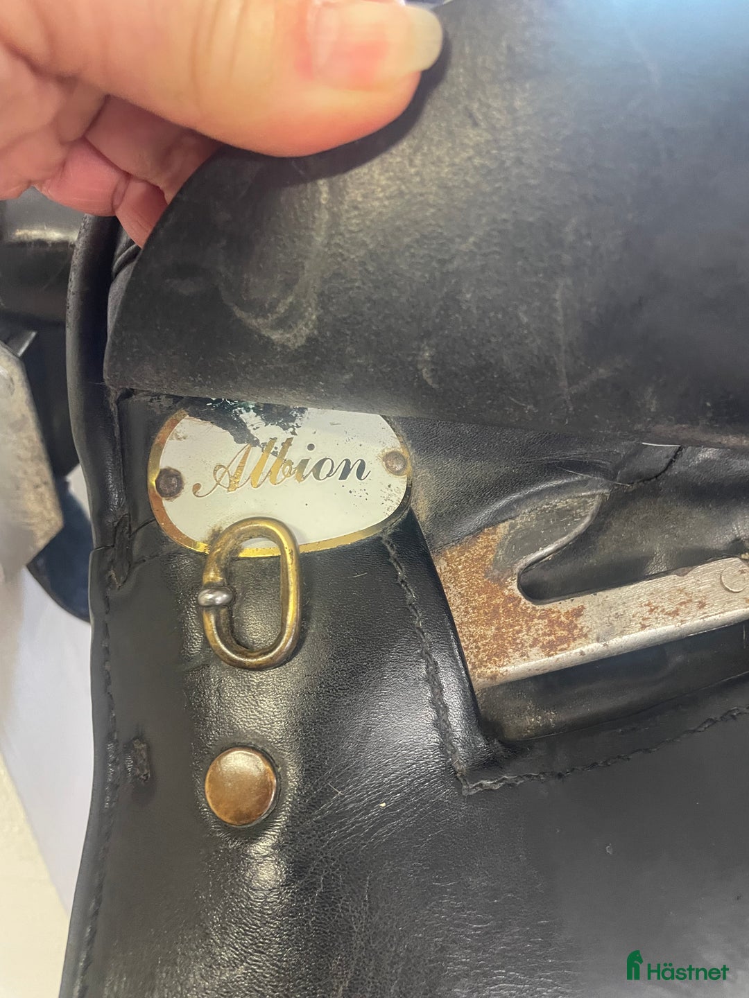 Sadlar hästutrustning till salu: Dressyrsadel till mindre ponny o ryttare i Kumla - Annons 4