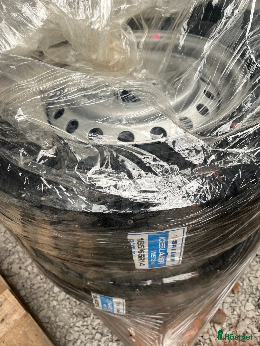 Övrigt fordon & transport till salu: Dubbdäck på fälg till släp/hästtransport i Leksand - Annons 4